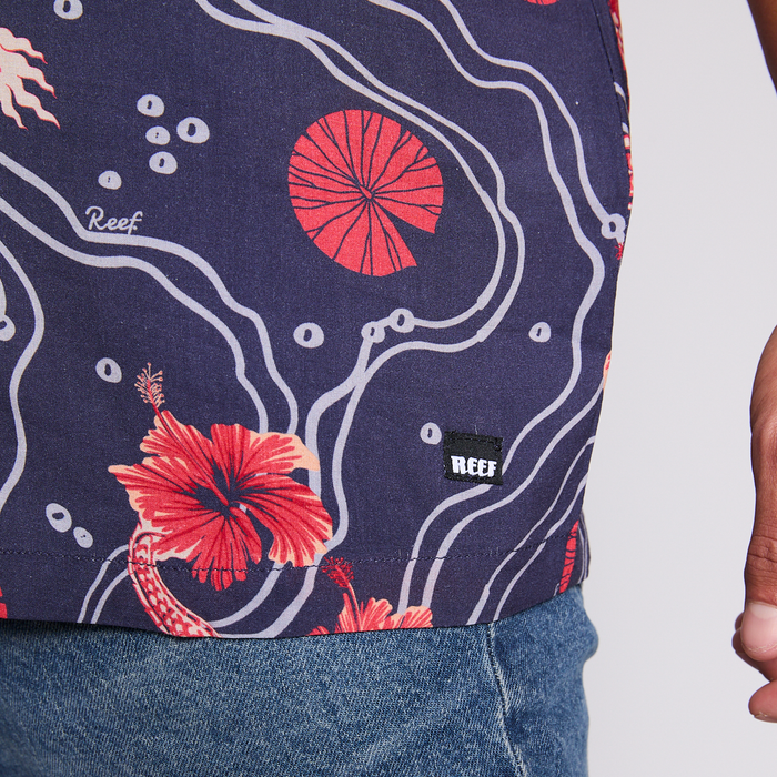Camisa Reef Men Azul Dragones Rojos y Flores