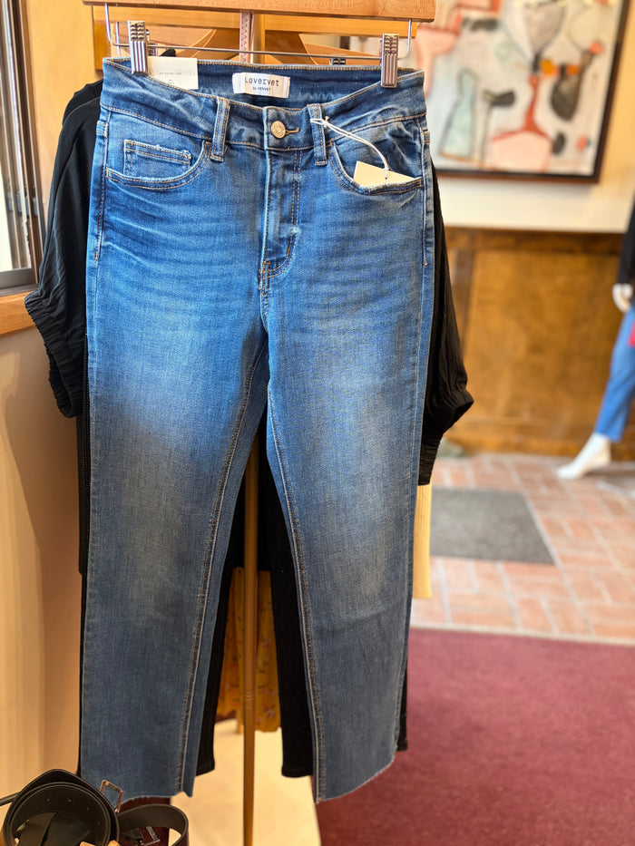 Vervet Masterfully Jean jeans in classic denim, shown full-length with a relaxed fit and stylish design.