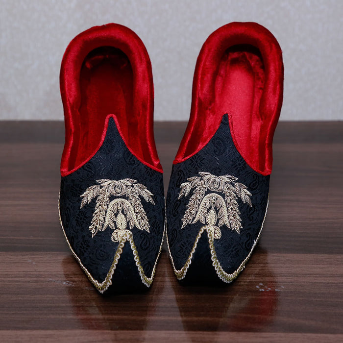 Black And Red Khussa