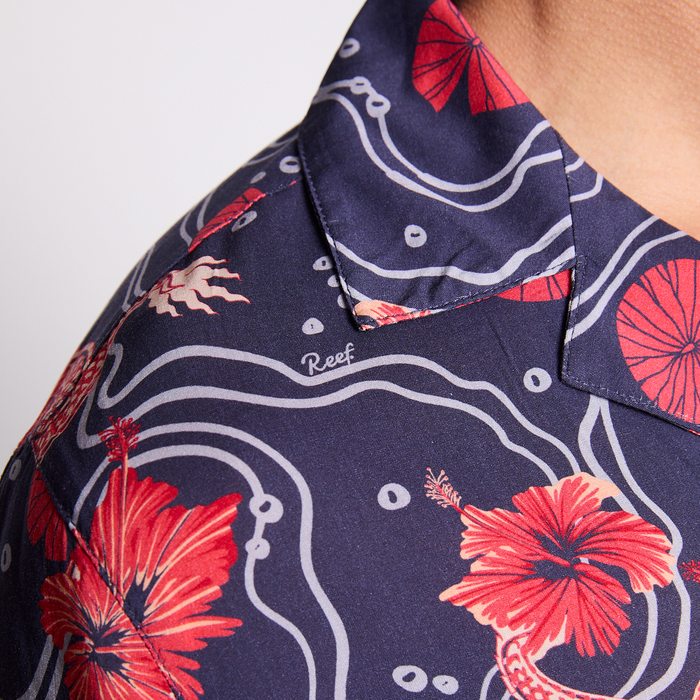 Camisa Reef Men Azul Dragones Rojos y Flores