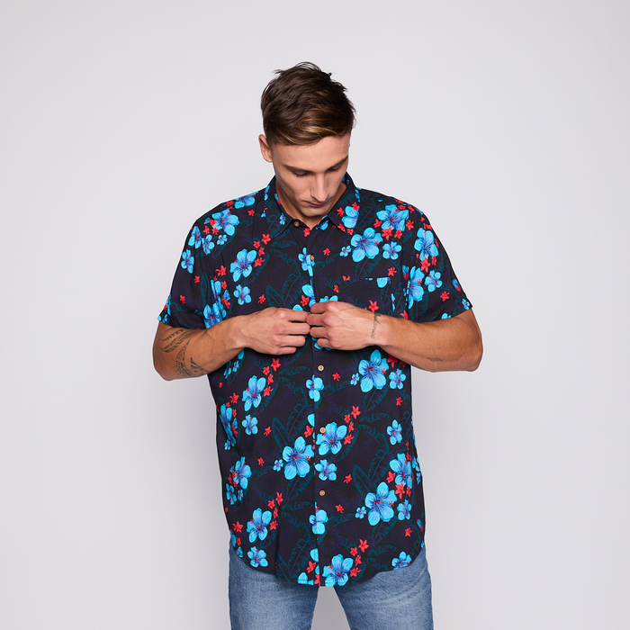 Camisa Reef Men Negra Floreada