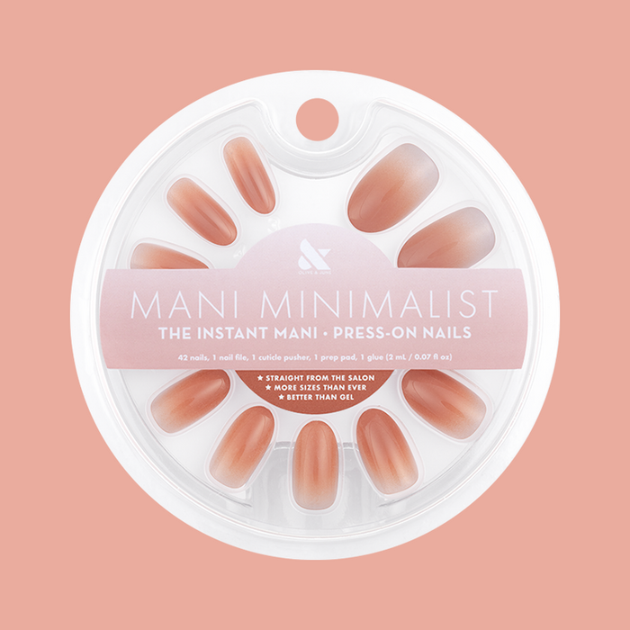 Caramel Syrup Gradient - Press-On | Medium | Oval showing warm caramel brown gradient press-on nails in medium oval shape in packaging