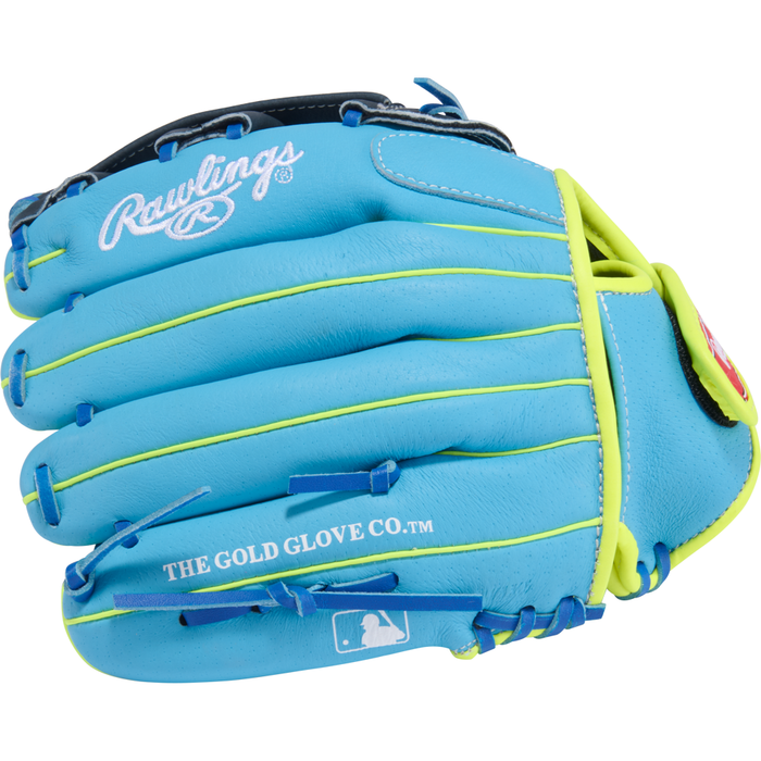 The Rawlings Sure Catch 11.5″ Bryce Harper Youth Baseball Glove (SC115BHCB) stands out with its turquoise design, yellow accents, and blue laces. Embossed with THE GOLD GLOVE CO. and an MLB logo on the palm side, this stylish glove—modeled after Bryce Harper’s iconic style—is perfect for young players who want both performance and flair.