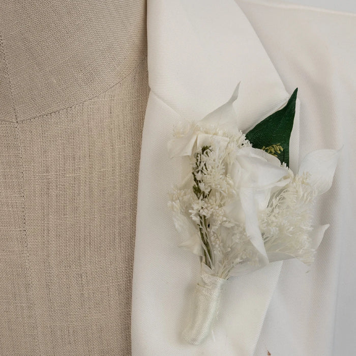 White Dried Boutonniere And Corsage Pack Hand - Image